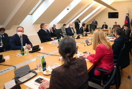 VLADA NA OBISKU V CERKNICI 038 FOTO LJUBO VUKELIČ